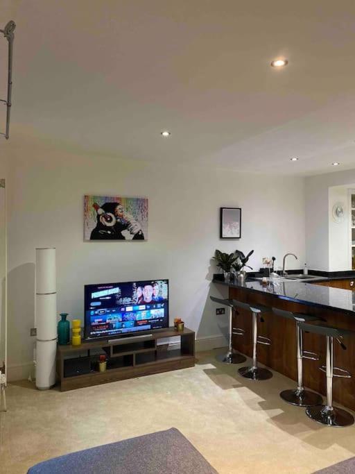 Retreat, Stones Throw Away From Apartment Margate