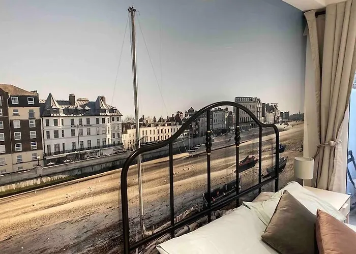 Beach Retreat, Stones Throw Away From Beach