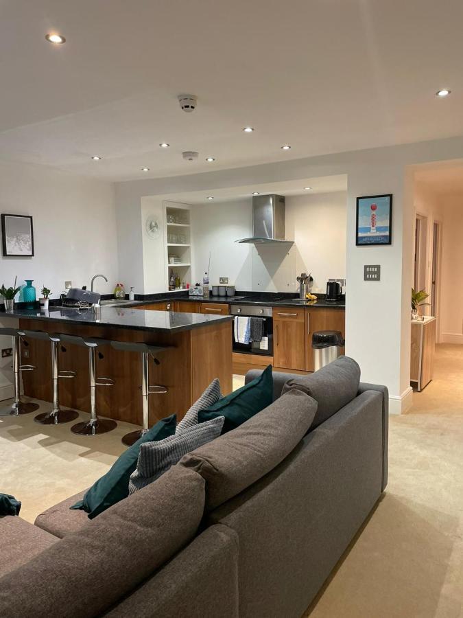 Retreat, Stones Throw Away From Apartment