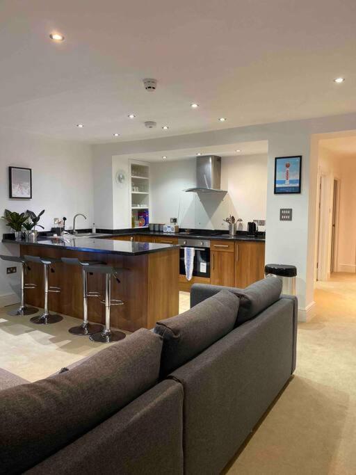 Apartment Retreat, Stones Throw Away From