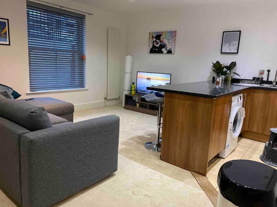 Retreat, Stones Throw Away From Apartment